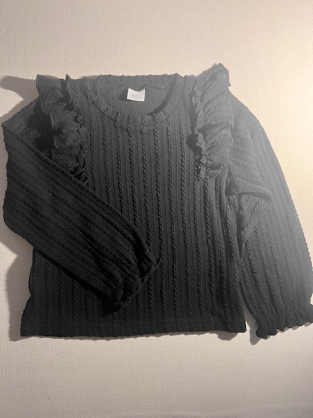 Stylish black knit lightweight girl's top ruffled shoulders cable-knit size 5-6Y